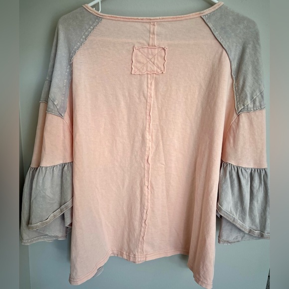 Easel Colorblock Wide Sleeve Top - Picture 2 of 2